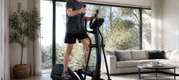 Realistische crosstrainer in een moderne woonkamer tijdens een rustige training